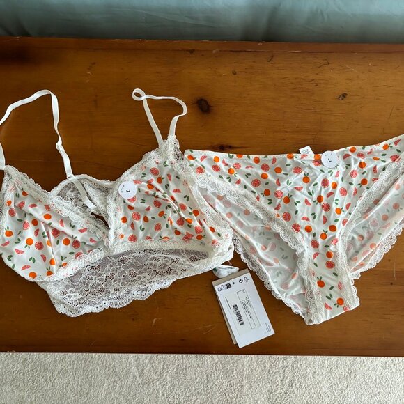 NWT! Monki Lace Edge Oranges Print Bralette & Underwear Set - Picture 3 of 9